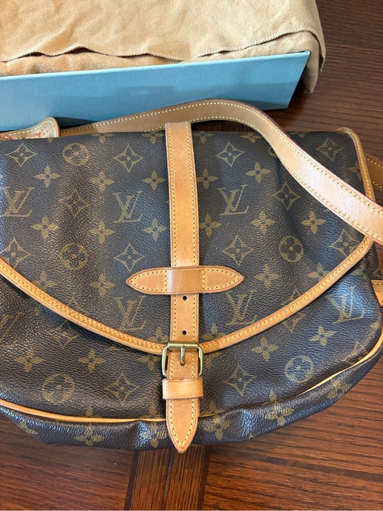 Louis Vuitton Handbags - 💯% Authentic! Louis Vuitton Monogram Saumur 30 crossbody bag. vachetta Leather.
